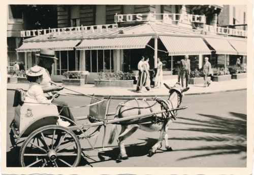 Snapshot attelage 1958 hotel