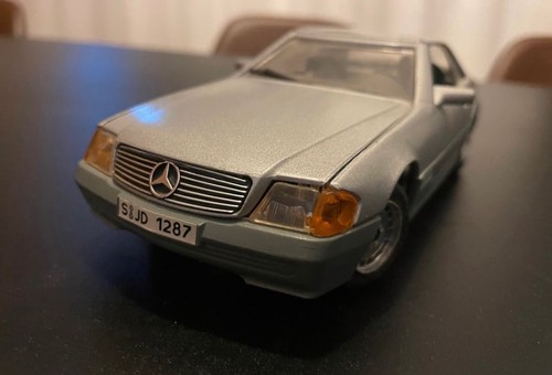 Mercedes miniature majorette - miniature,