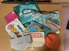 Lot de pochettes, trousses et