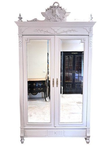 Armoire ancienne patinée