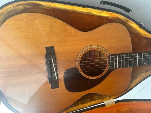 Guitare acoustique vintage