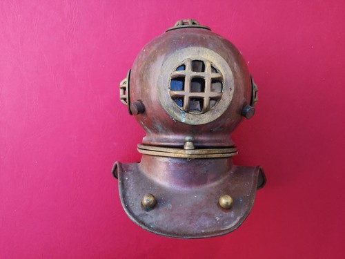 Scaphandre cuivre objet - , de