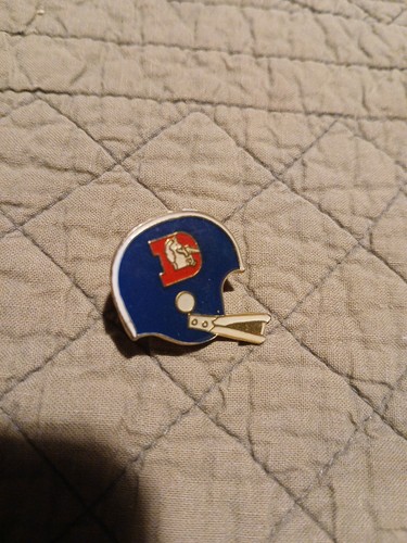 Pin vintage casque foot - pin,