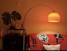 Lampadaire à Arc Moderne