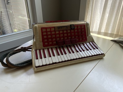 Vintage scandalli key - vintage, 41-key