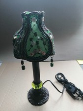 UNETRES BELLE  LAMPE DE TABLE