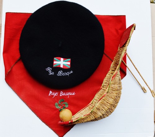 Theme pays basque béret - basque→,