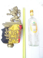 very rare Belgian flag with its large and beautiful gilded wooden lion