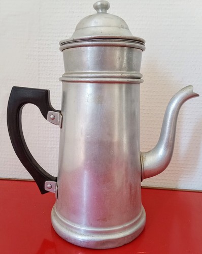 Ancienne grande cafetière