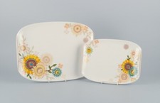 Villeroy & Boch, Luxembourg. Deux grands plateaux en porcelaine "Helianthos".