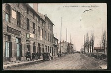 Old postcard La Verrerie, La Route sur St-Galmier 