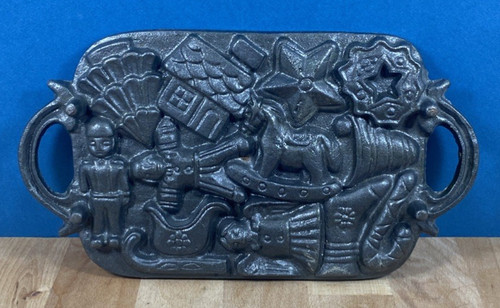 Ancien moule fonte gâteau