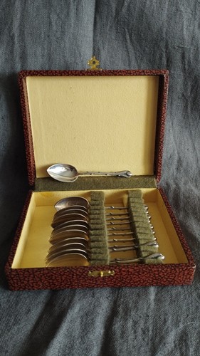 Coffret petites - de, 12