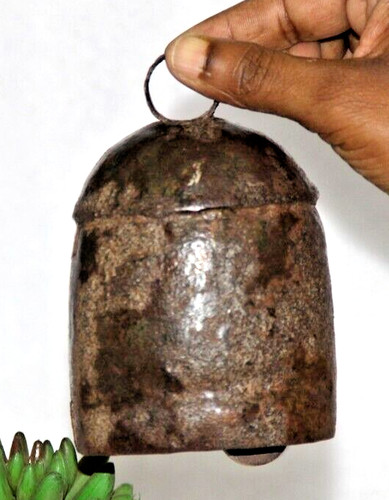 Cloche vache fer antique - en,