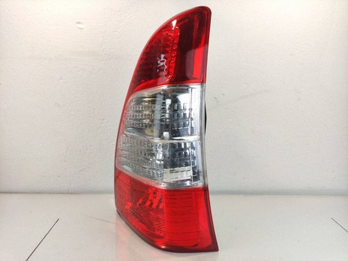 Toyota innova 2005 - i, arrière