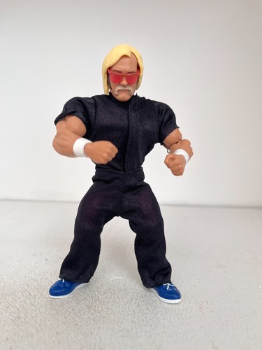 Wwe hulk hogan - hulk, figurine