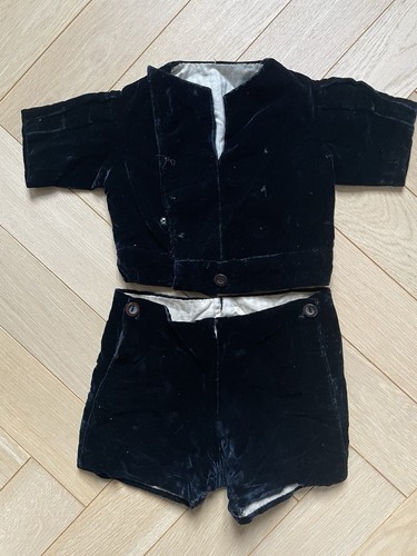 Ancien costume pour - enfant, en