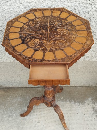 Ancien gueridon sculpte canton - sculpte,