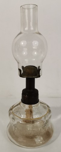 Ancienne lampe pétrole - ancienne, a