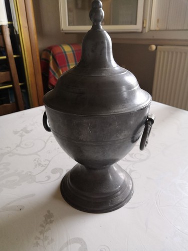 Ancienne soupière - , en