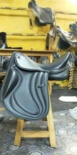 Selle / dressage neuve en cuir