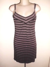 LEGERE ROBE DETENTE ONLY A RAYURE GRIS NOIR SATIN FINE BRETELLE REGLABLE T:S/M