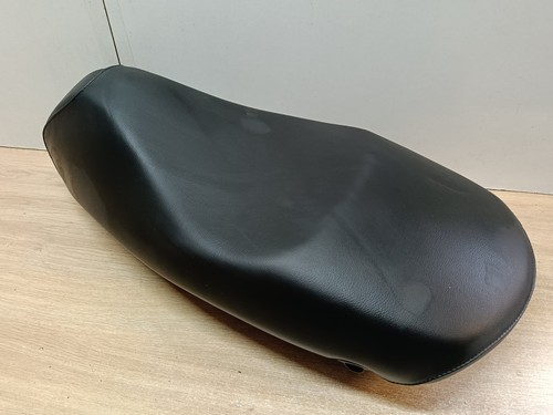 Une selle siege scooter - une,