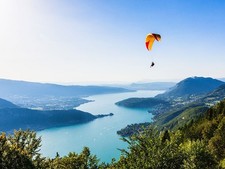 coffret smartbox Vol en parapente de 25 min sur les rives du lac d'Annecy 