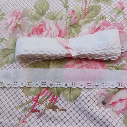 660 dentelle ancienne - cm,