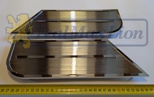 2 enjoliveurs plastiques chromés panneaux de porte Peugeot 504 coupé/cabriolet