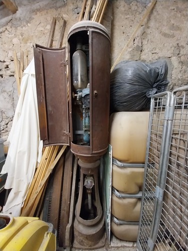 Ancienne pompe essence - ancienne,