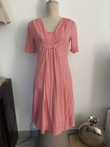 Robe courte evasee manches