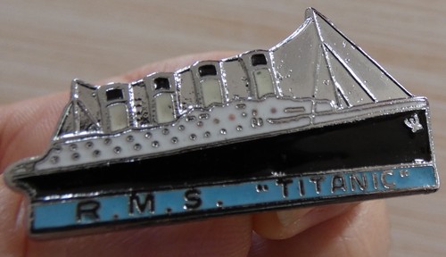 Rare pin vintage bateau - pin's,