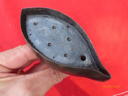 Emporte piece outil ancien - emporte,