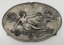 Bas Relief en Étain Signé J. Garnier. Env. 1900. Art Nouveau. Très bel état !