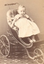 CDV 1865 Bébé dans un landau
