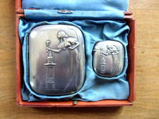 Porte cigarettes et pyrogène