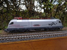 Locomotive électrique clas ES 64 U2 102 "HUPAC" de PIKO ref 57414 HO