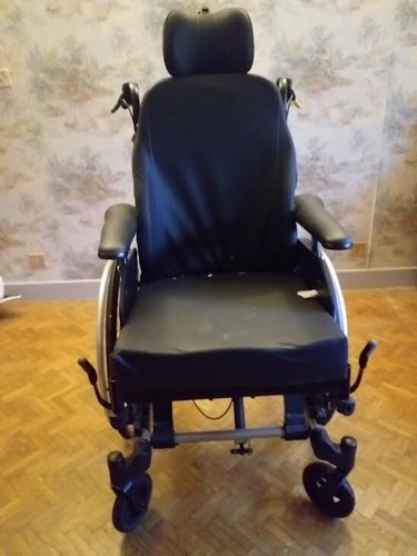 Vends fauteuil roulant modèle - vends,