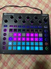 Novation Circuit Groove Box Sequencer Drum Machine Sortie d'entrée MIDI