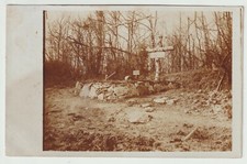 German photo card tomb with pointed helmet and crossed bayonets
