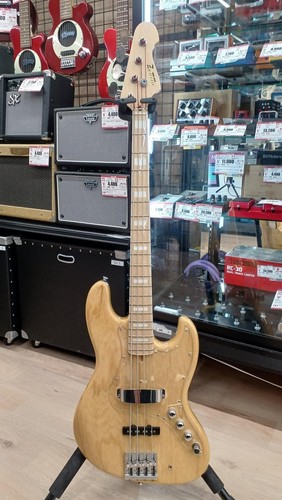 Guitare basse électrique