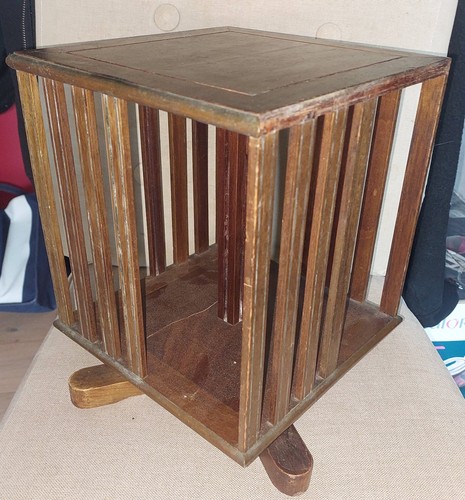 Petite bibliotheque tournante - bibliotheque,