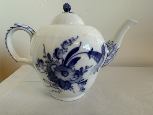 Royal copenhagen blue - blue, flower