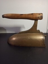 Ancien grand fer à repasser