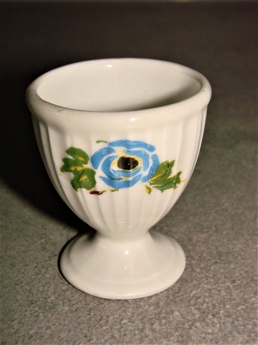 Ancien coquetier porcelaine - coquetier, en