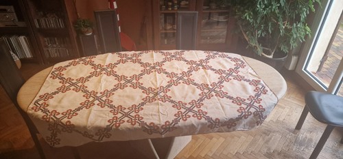 Nappe brodée main