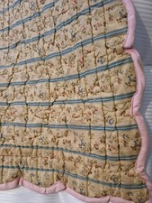 boutis ancien semis de fleurs