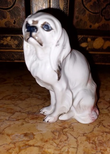 Figurine chien en - de,