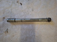 AXE DE ROUE AVANT HONDA ST